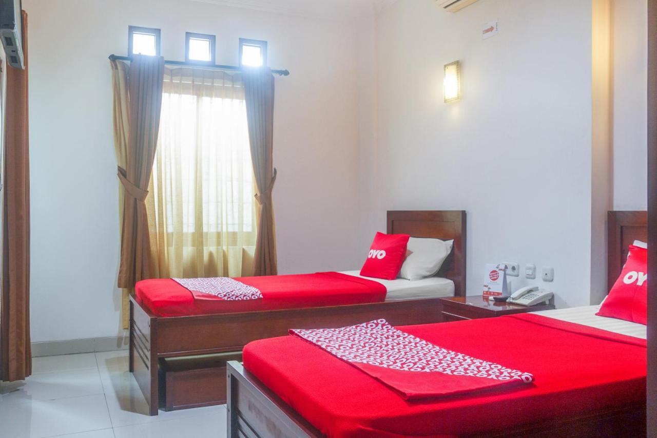 OYO 3894 Karunia Muslim Syariah Hotel Jakarta Luaran gambar