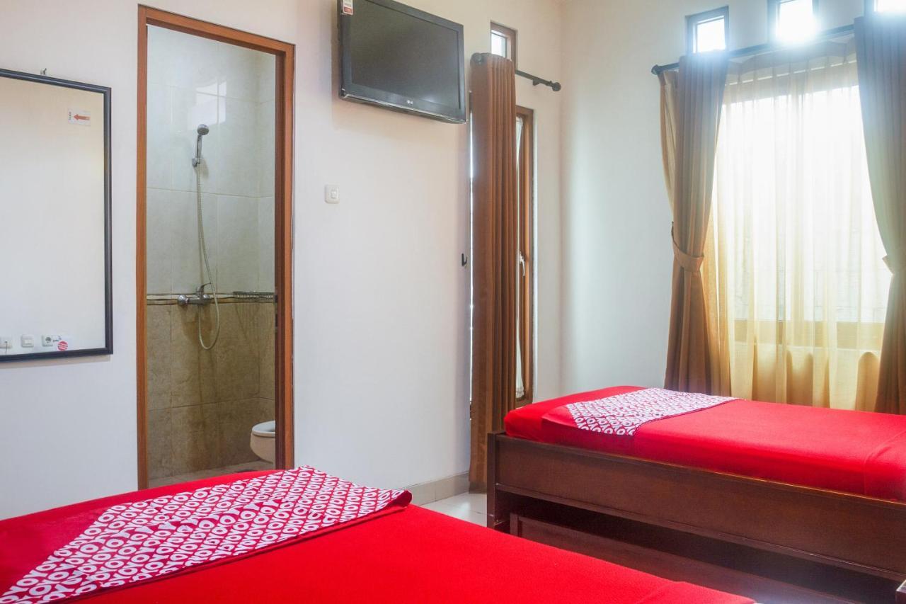 OYO 3894 Karunia Muslim Syariah Hotel Jakarta Luaran gambar