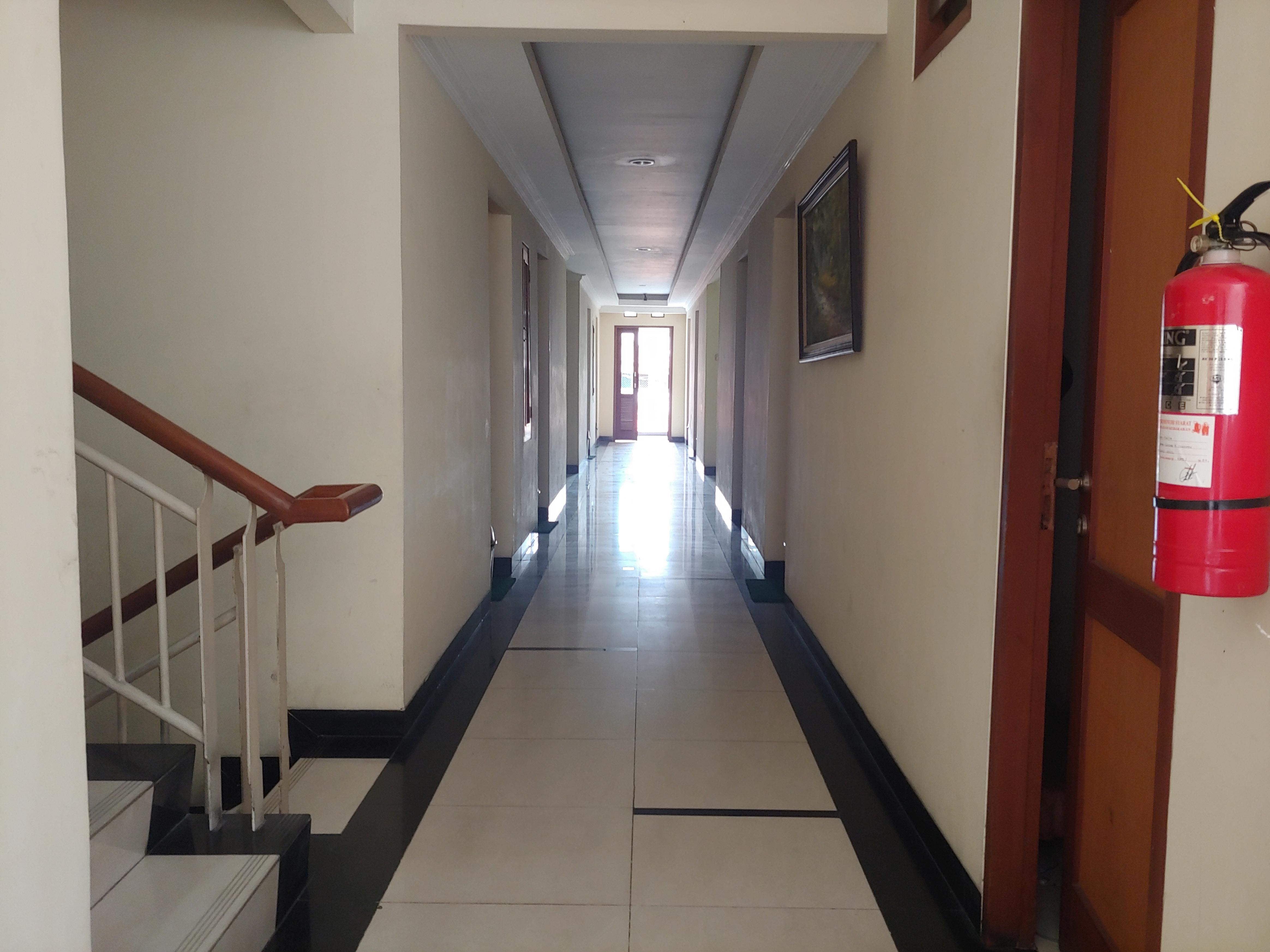 OYO 3894 Karunia Muslim Syariah Hotel Jakarta Luaran gambar